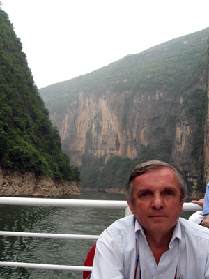 "Lesser Three Gorges" ... Click to see a large image